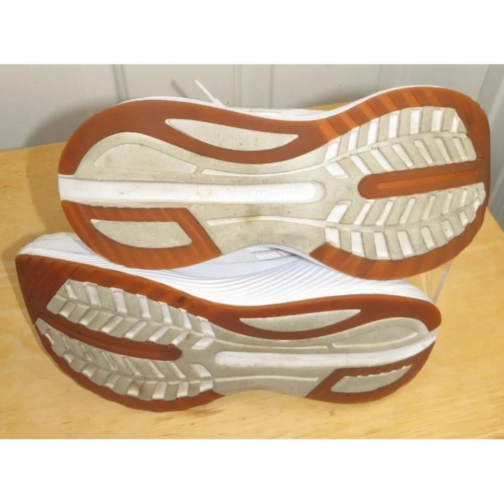 Saucony Womens Endorphin Shift 3 Running Shoes US Size 7.5 White/Gum S10813-13